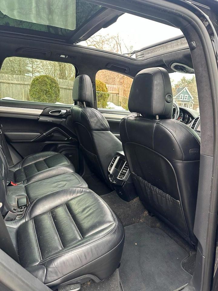 2015 PORSCHE CAYENNE