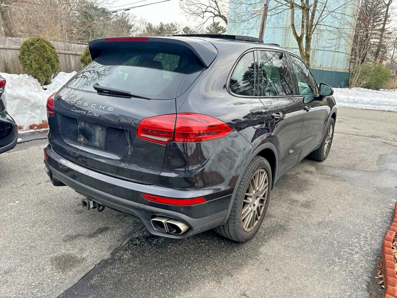 2015 PORSCHE CAYENNE