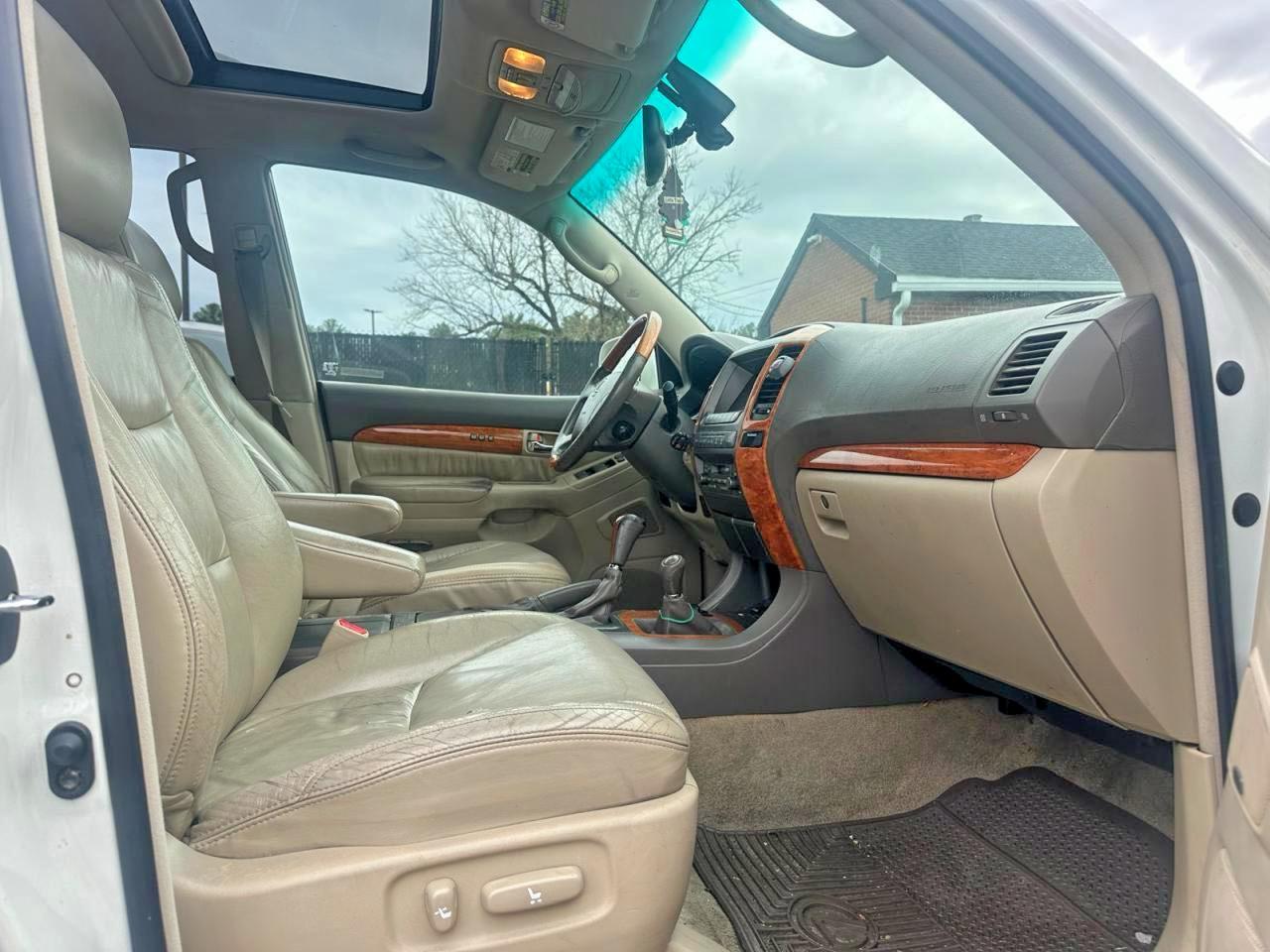 2004 LEXUS GX