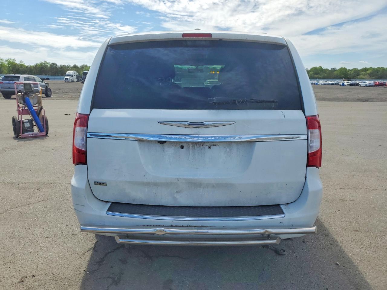 2016 CHRYSLER MINIVAN