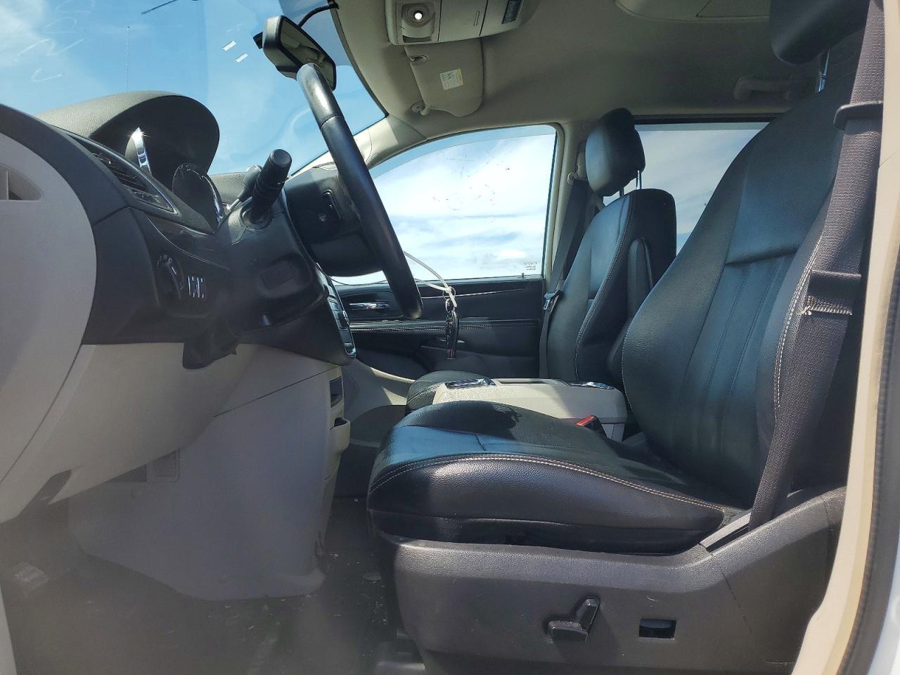 2016 CHRYSLER MINIVAN