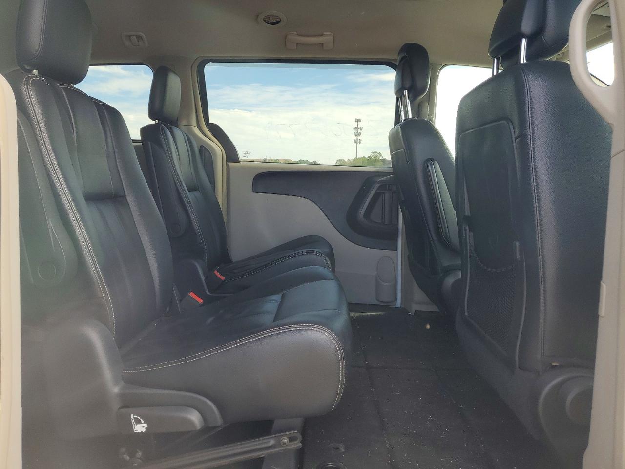 2016 CHRYSLER MINIVAN