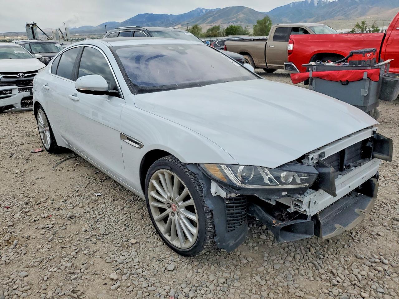2017 JAGUAR XE