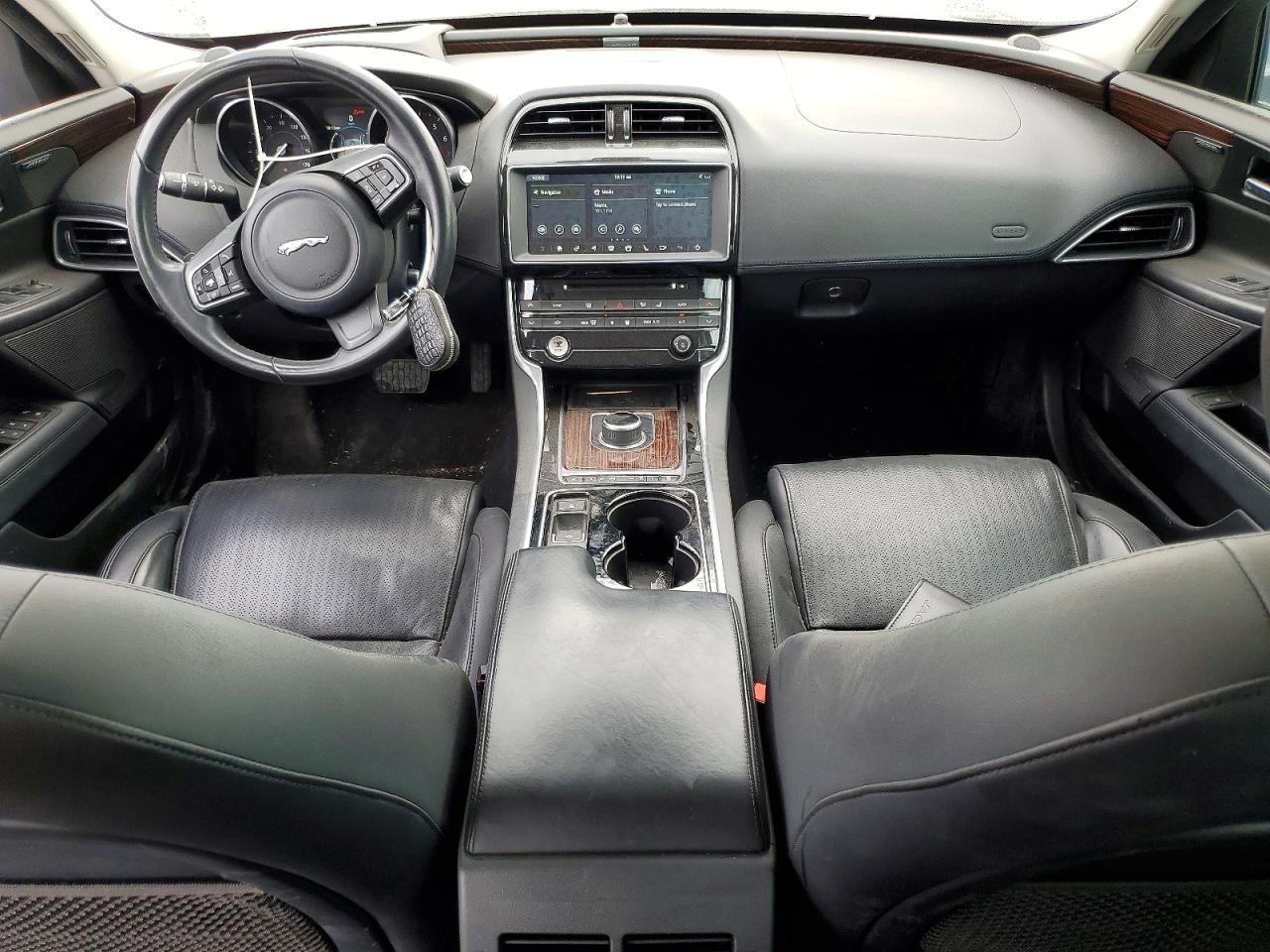 2017 JAGUAR XE