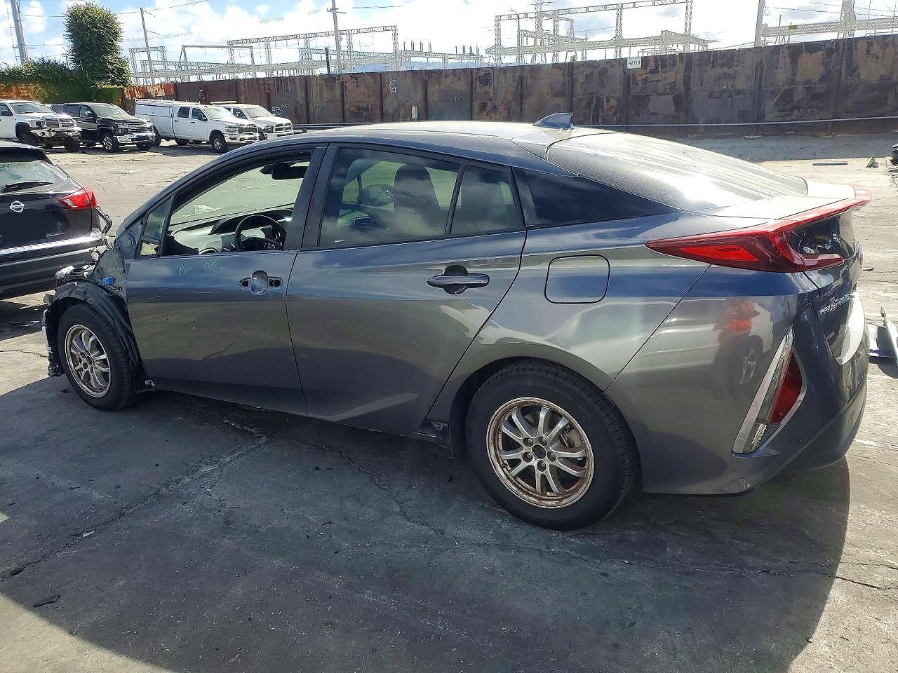 2021 TOYOTA PRIUS