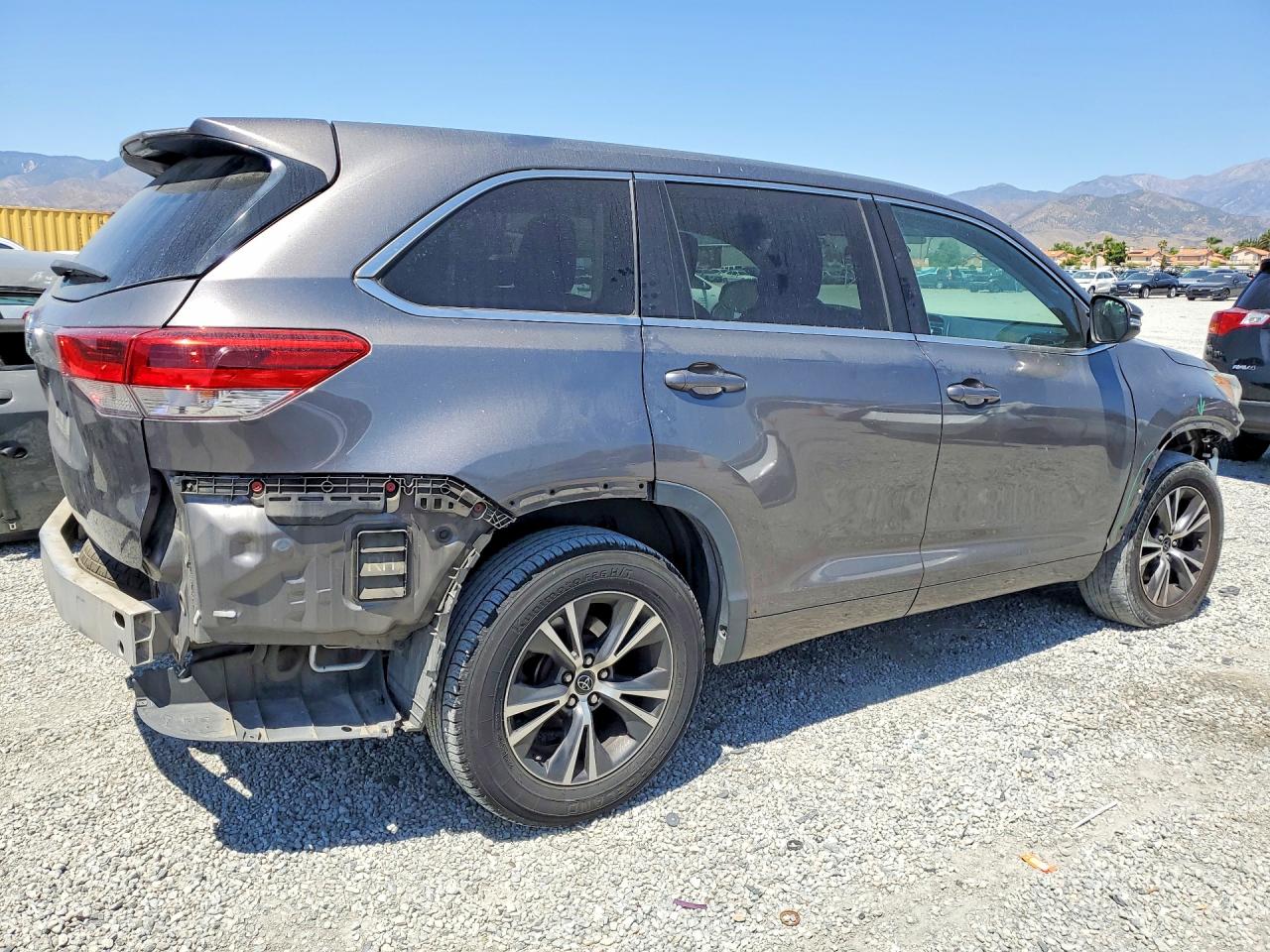 2018 TOYOTA HIGHLANDER