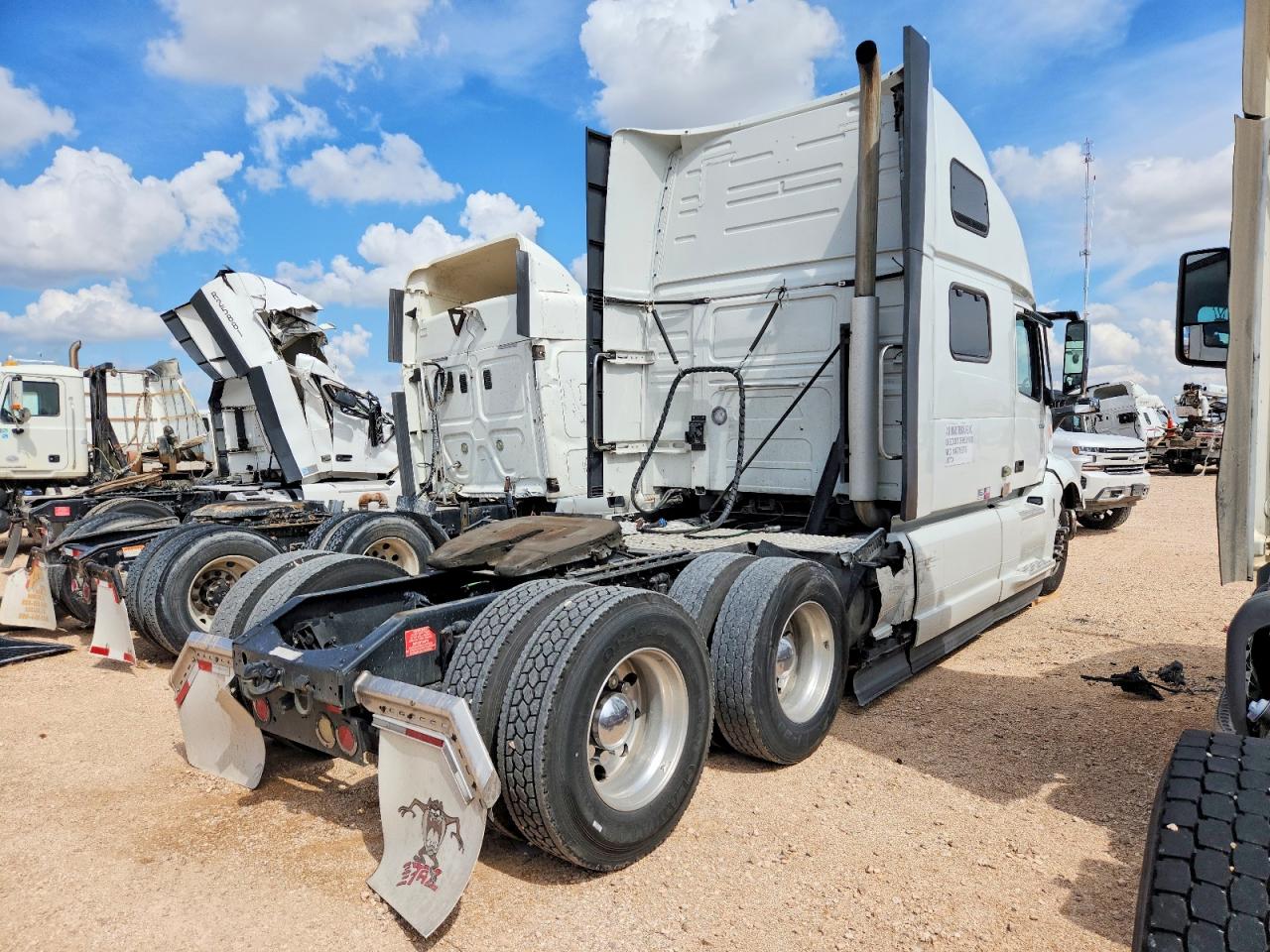 2020 VOLVO VN