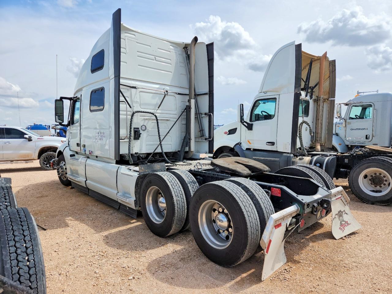 2020 VOLVO VN