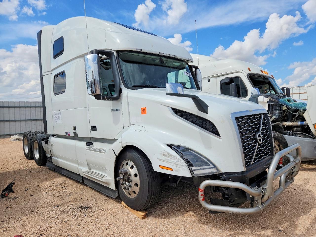 2020 VOLVO VN