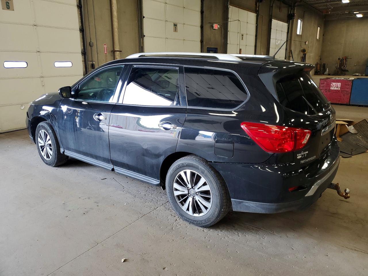 2017 NISSAN PATHFINDER