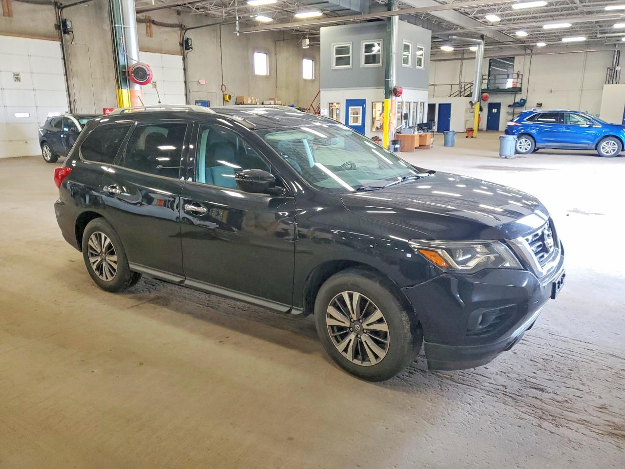 2017 NISSAN PATHFINDER