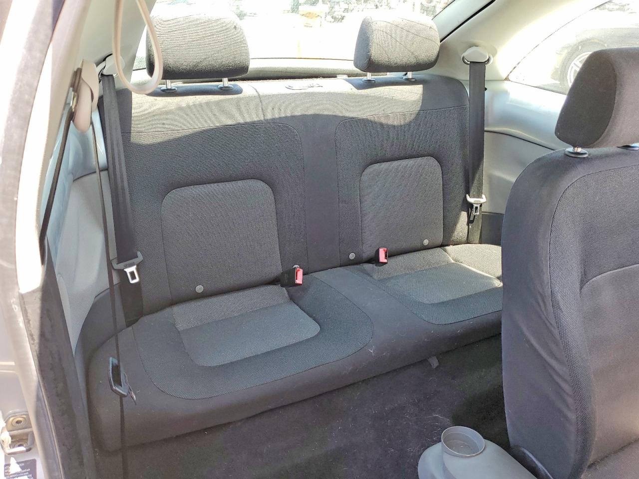 2004 VOLKSWAGEN BEETLE