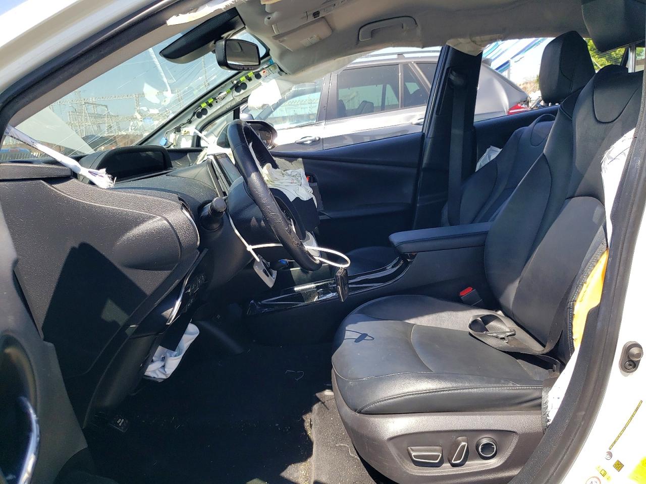2017 TOYOTA PRIUS