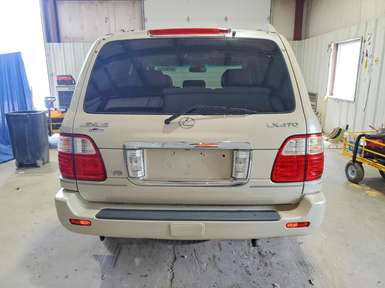 2004 LEXUS LX470