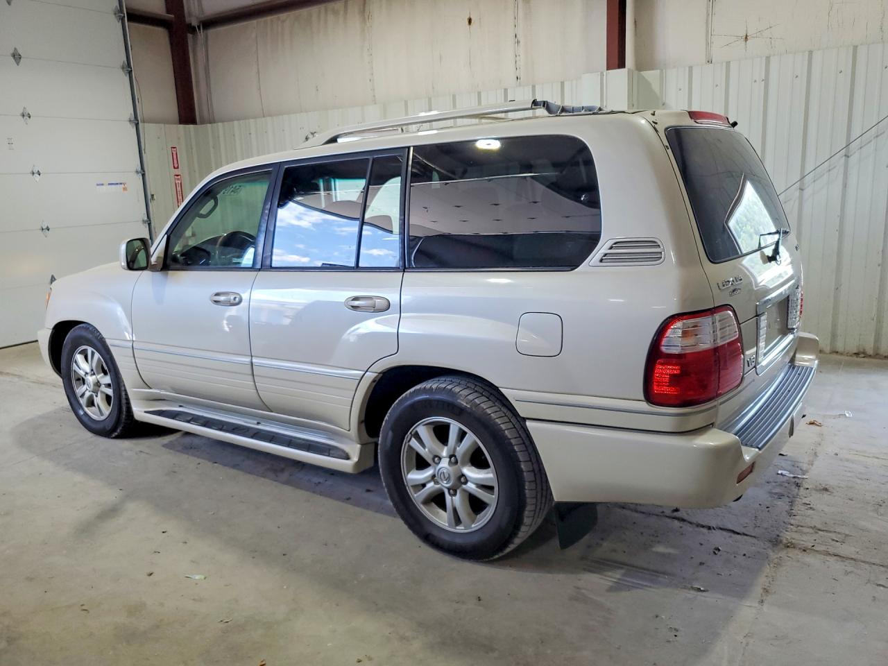 2004 LEXUS LX470