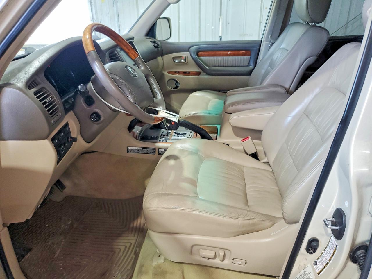 2004 LEXUS LX470