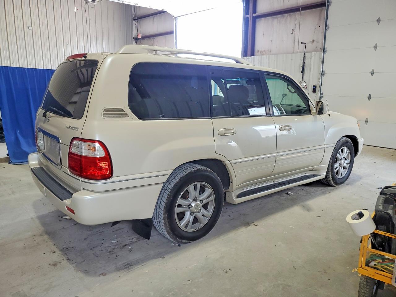 2004 LEXUS LX470