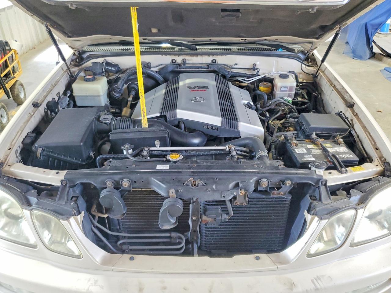 2004 LEXUS LX470
