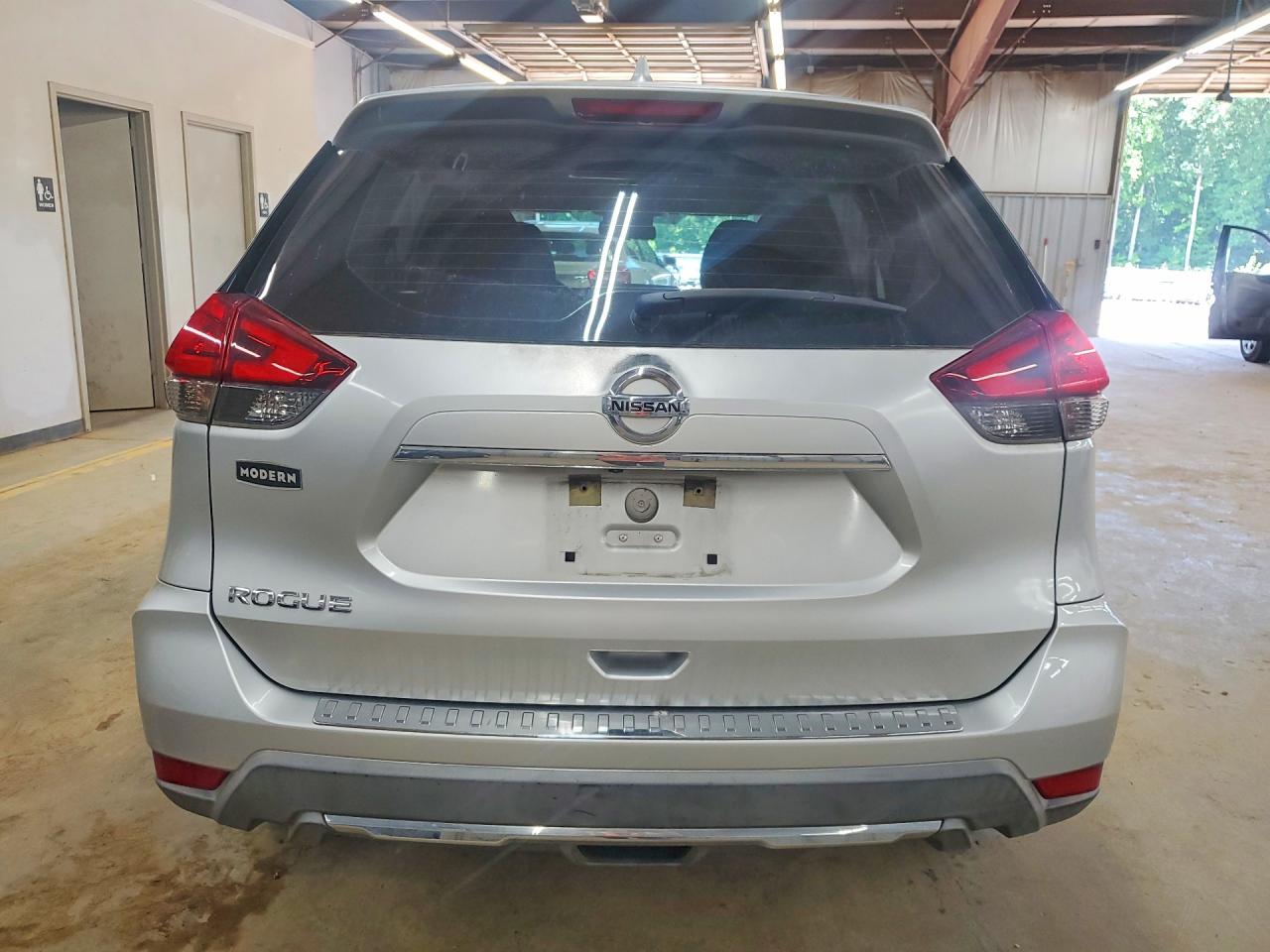 2017 NISSAN ROGUE
