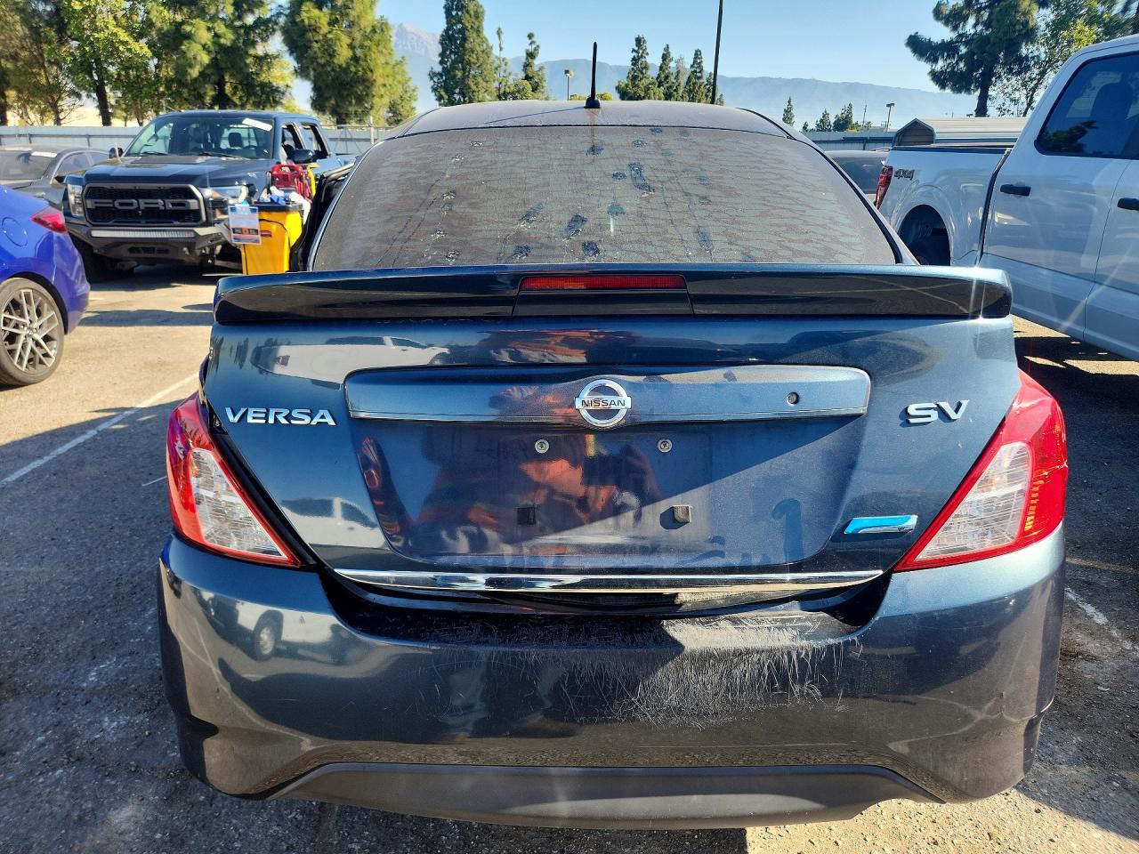 2015 NISSAN VERSA
