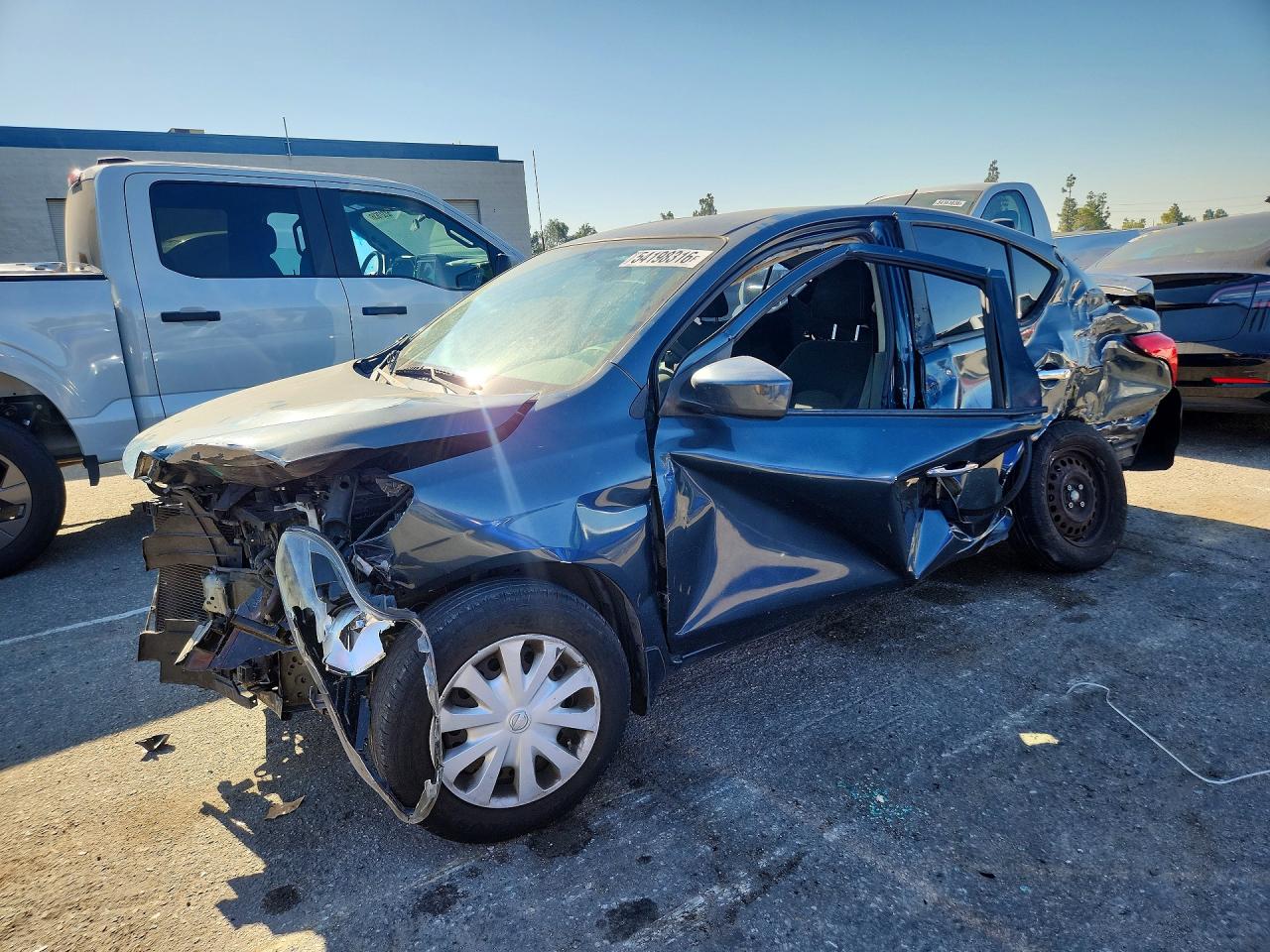 2015 NISSAN VERSA
