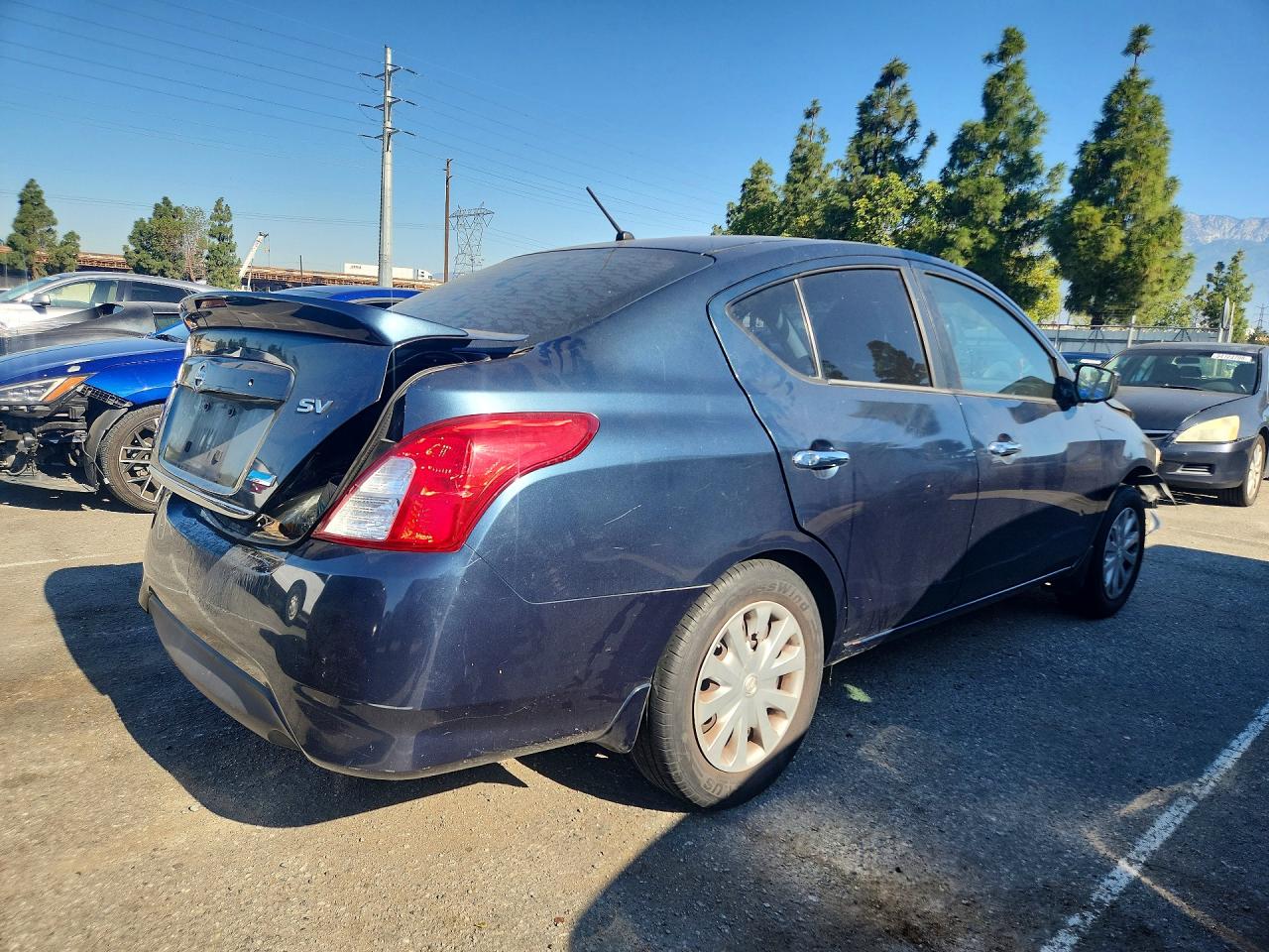 2015 NISSAN VERSA