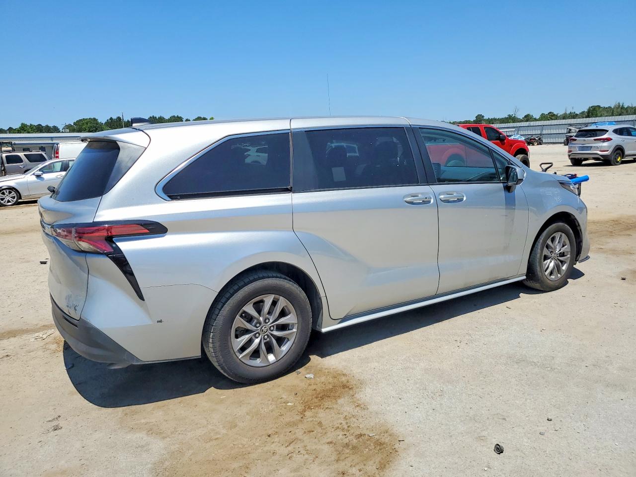 2022 TOYOTA SIENNA