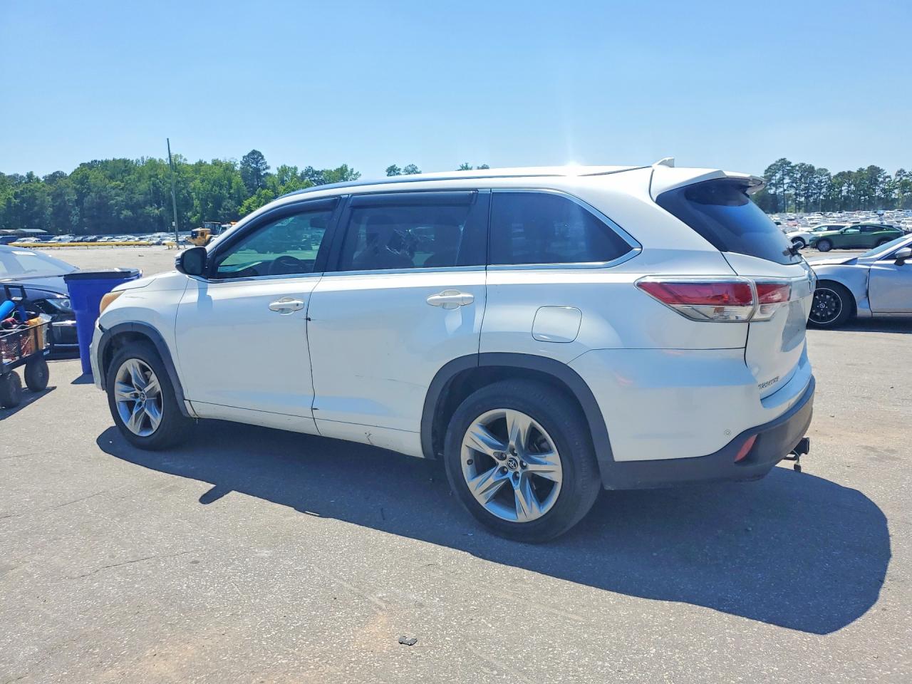 2016 TOYOTA HIGHLANDER