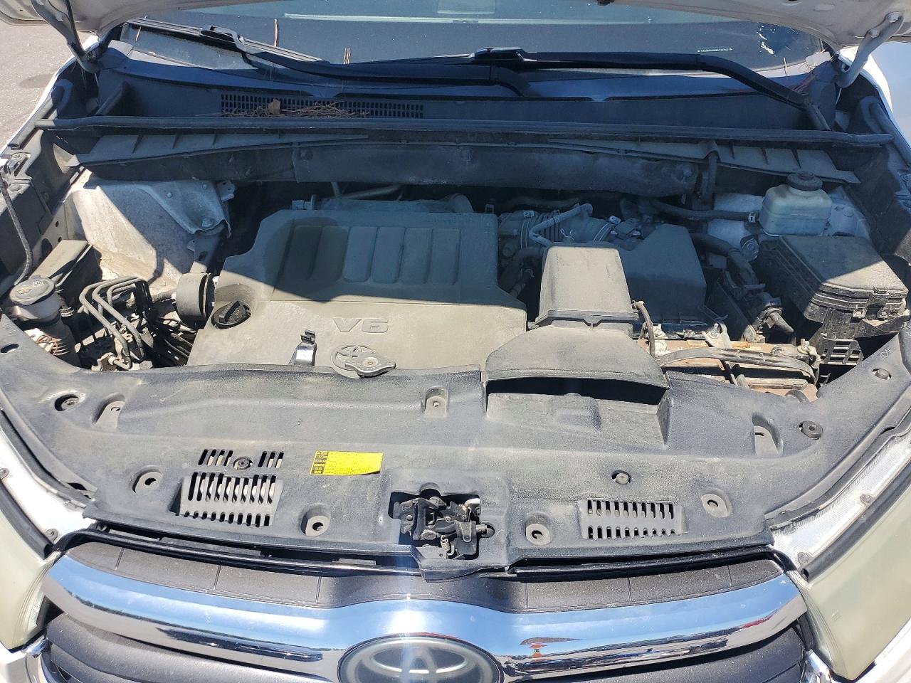 2016 TOYOTA HIGHLANDER