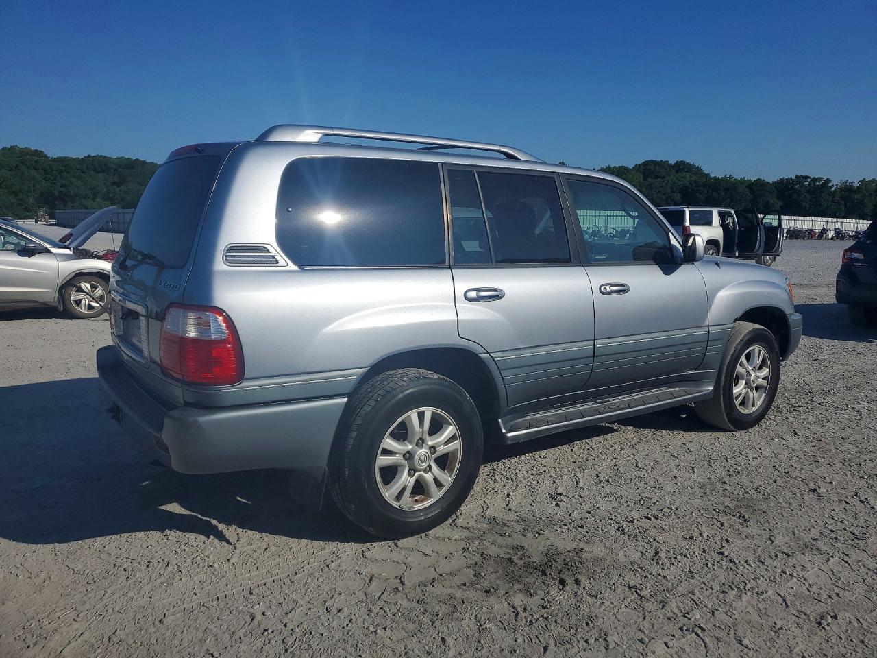 2005 LEXUS LX470