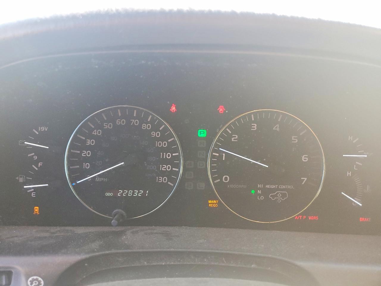 2005 LEXUS LX470