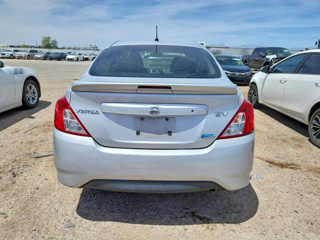 2016 NISSAN VERSA