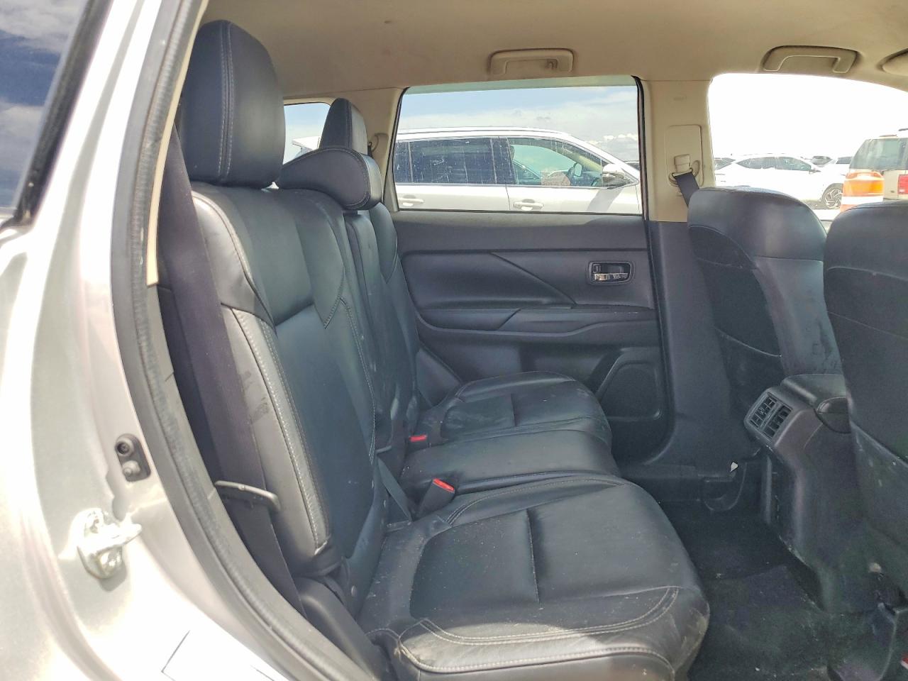 2020 MITSUBISHI OUTLANDER
