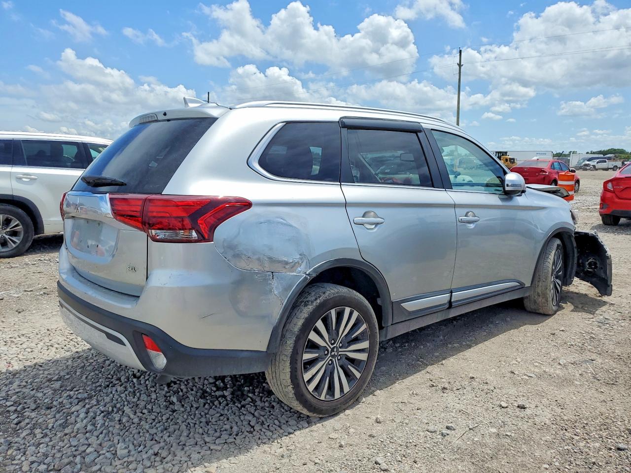 2020 MITSUBISHI OUTLANDER