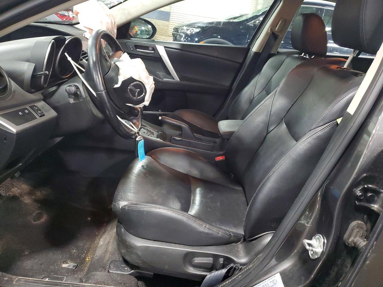 2013 MAZDA 3