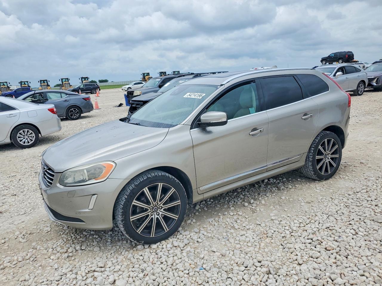 2015 VOLVO XC60