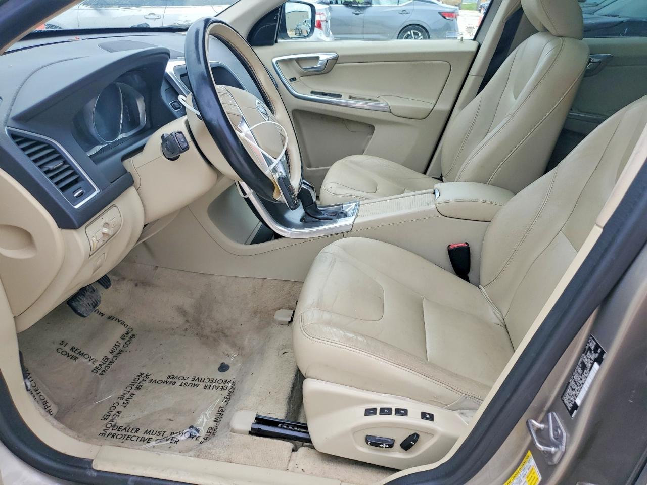 2015 VOLVO XC60