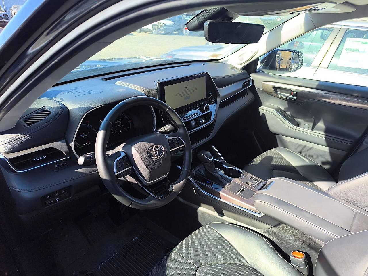 2023 TOYOTA HIGHLANDER