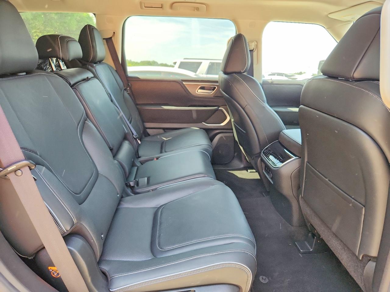 2025 INFINITI QX80