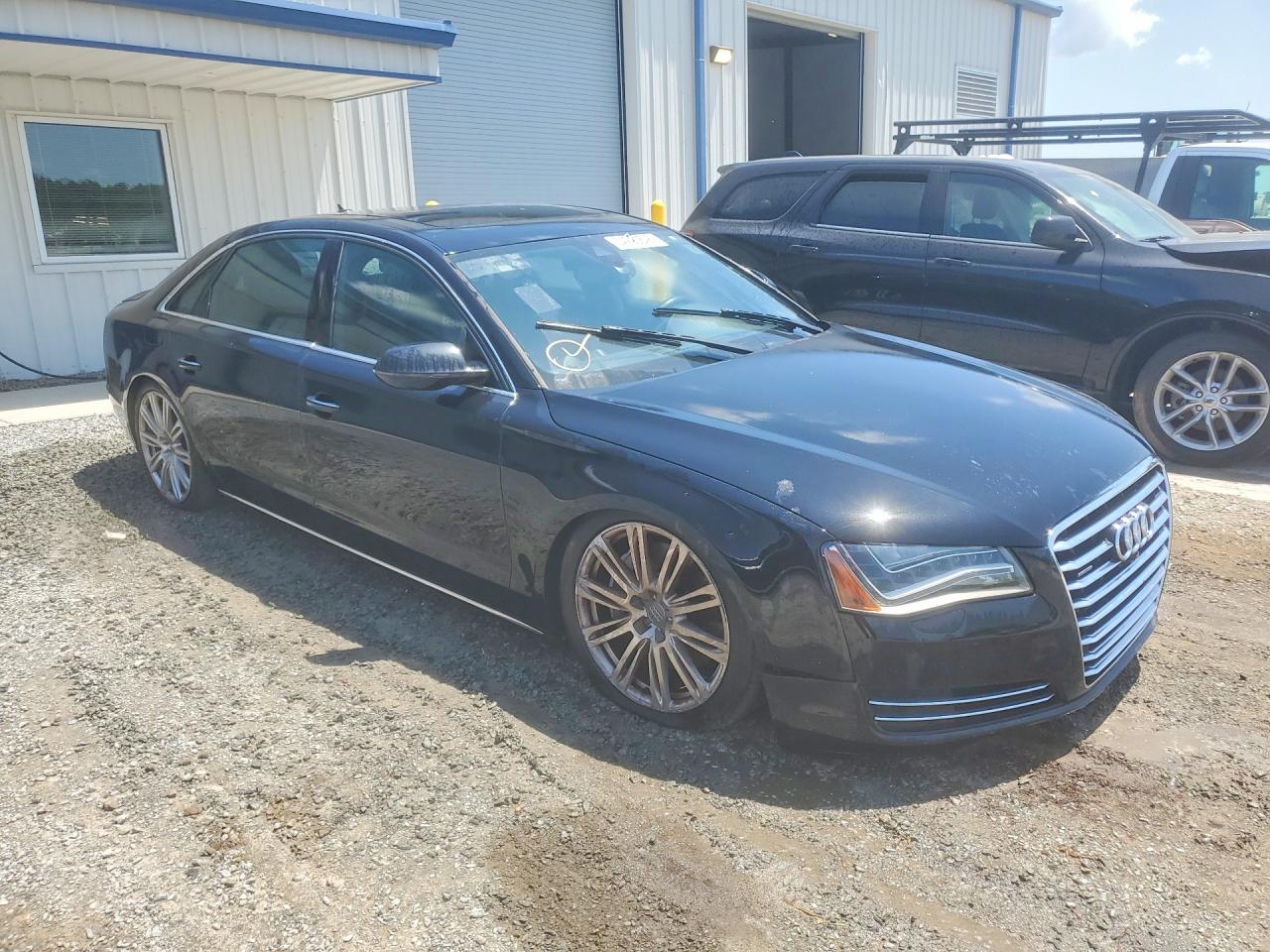 2013 AUDI A8