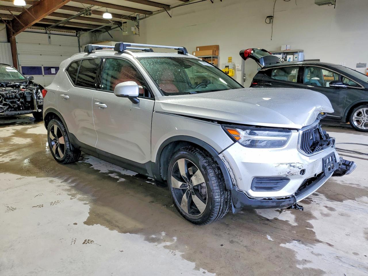2019 VOLVO XC40