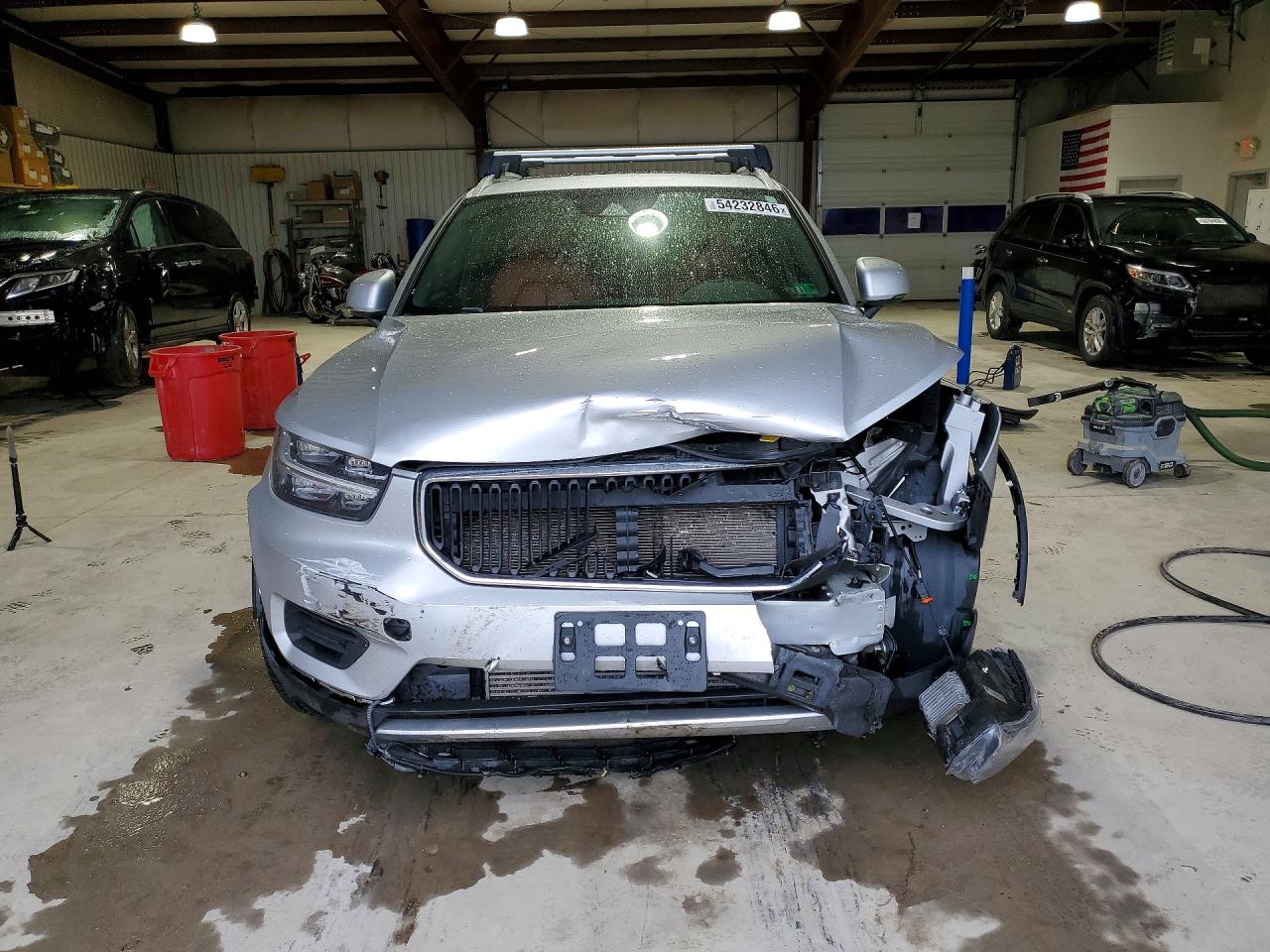 2019 VOLVO XC40