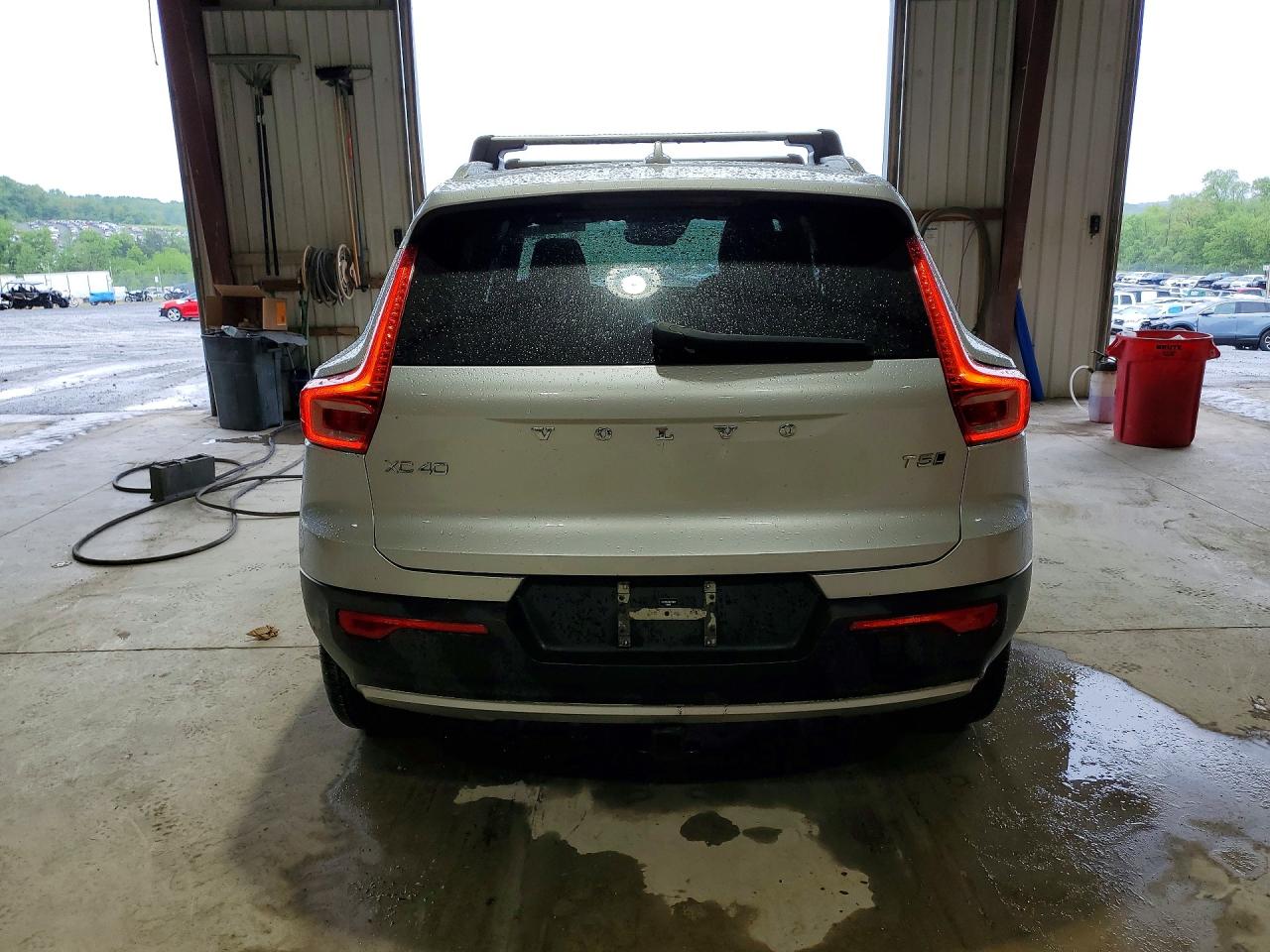 2019 VOLVO XC40