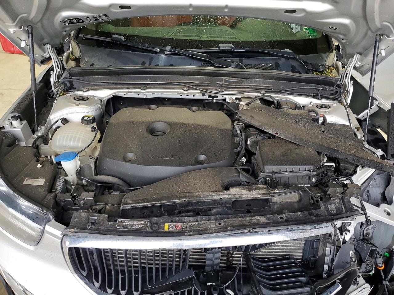 2019 VOLVO XC40