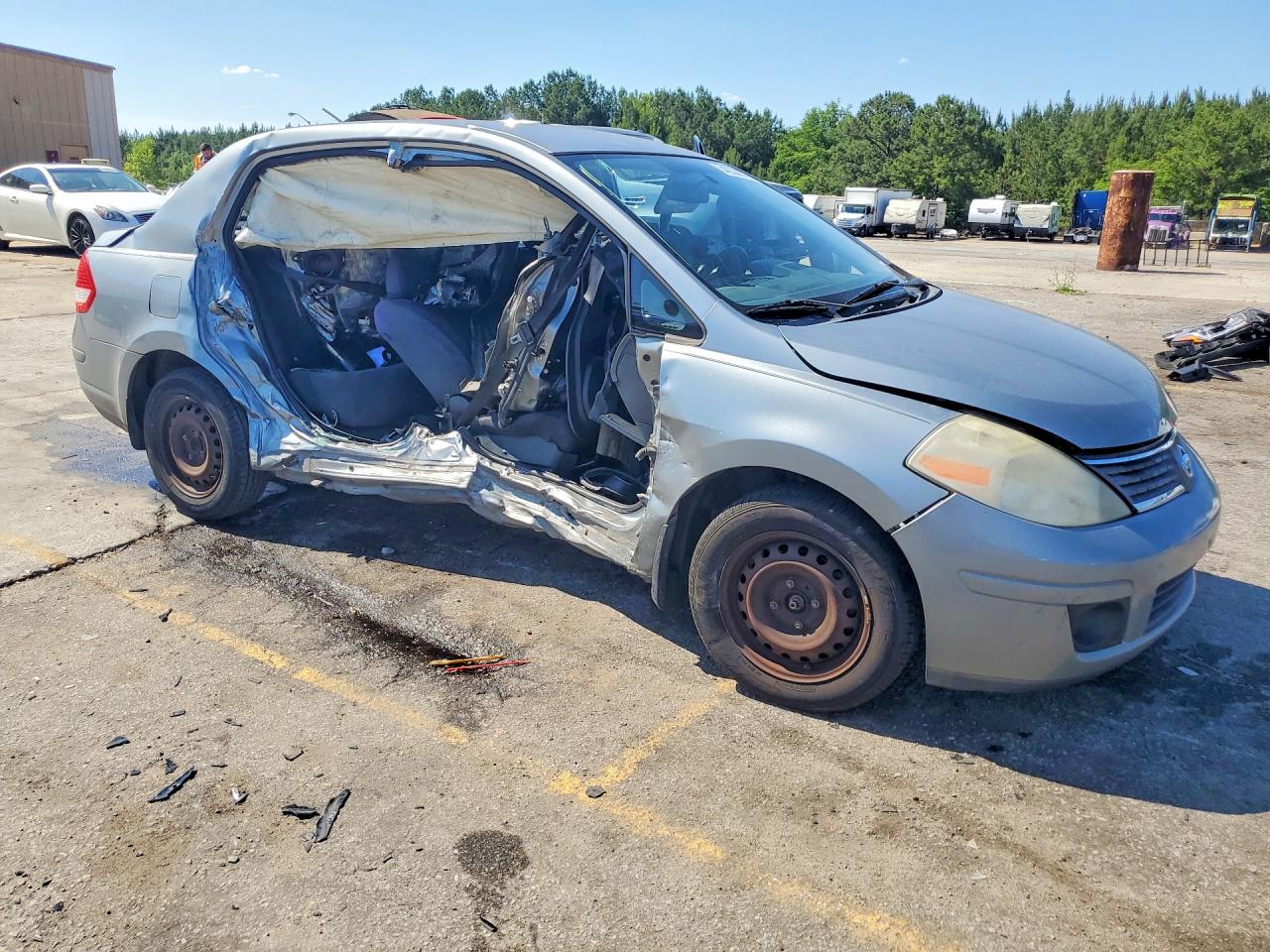 2009 NISSAN VERSA