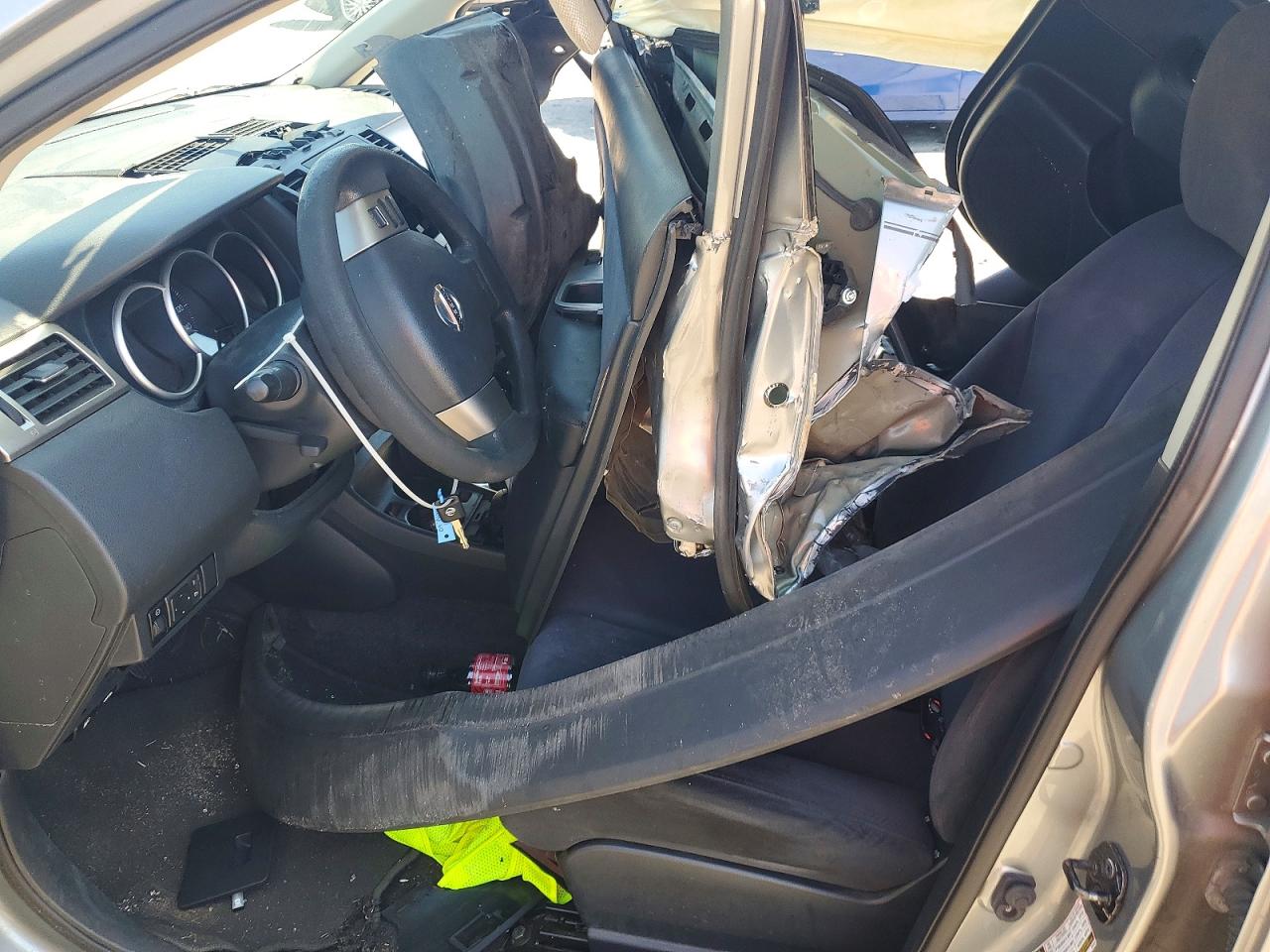 2009 NISSAN VERSA