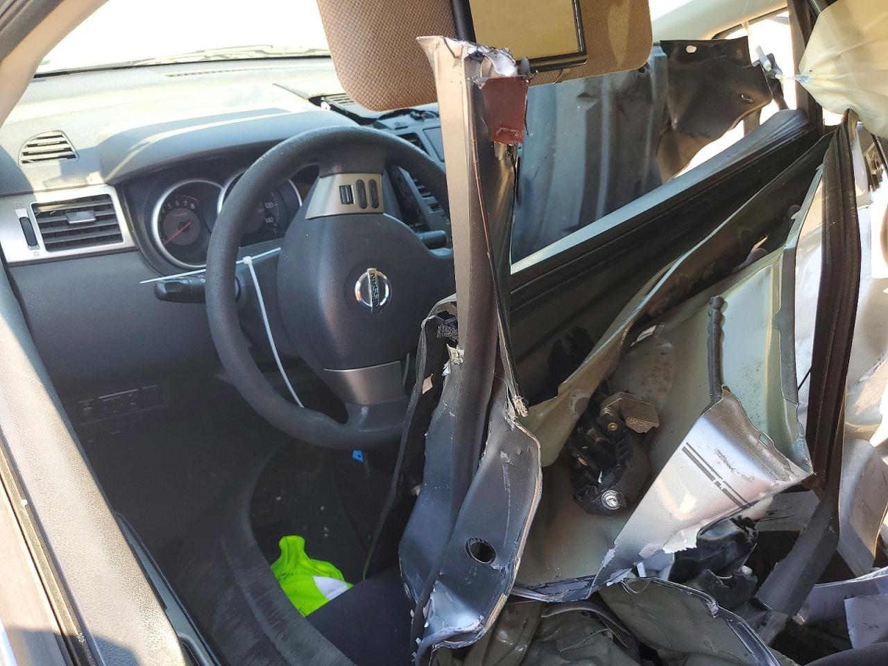 2009 NISSAN VERSA