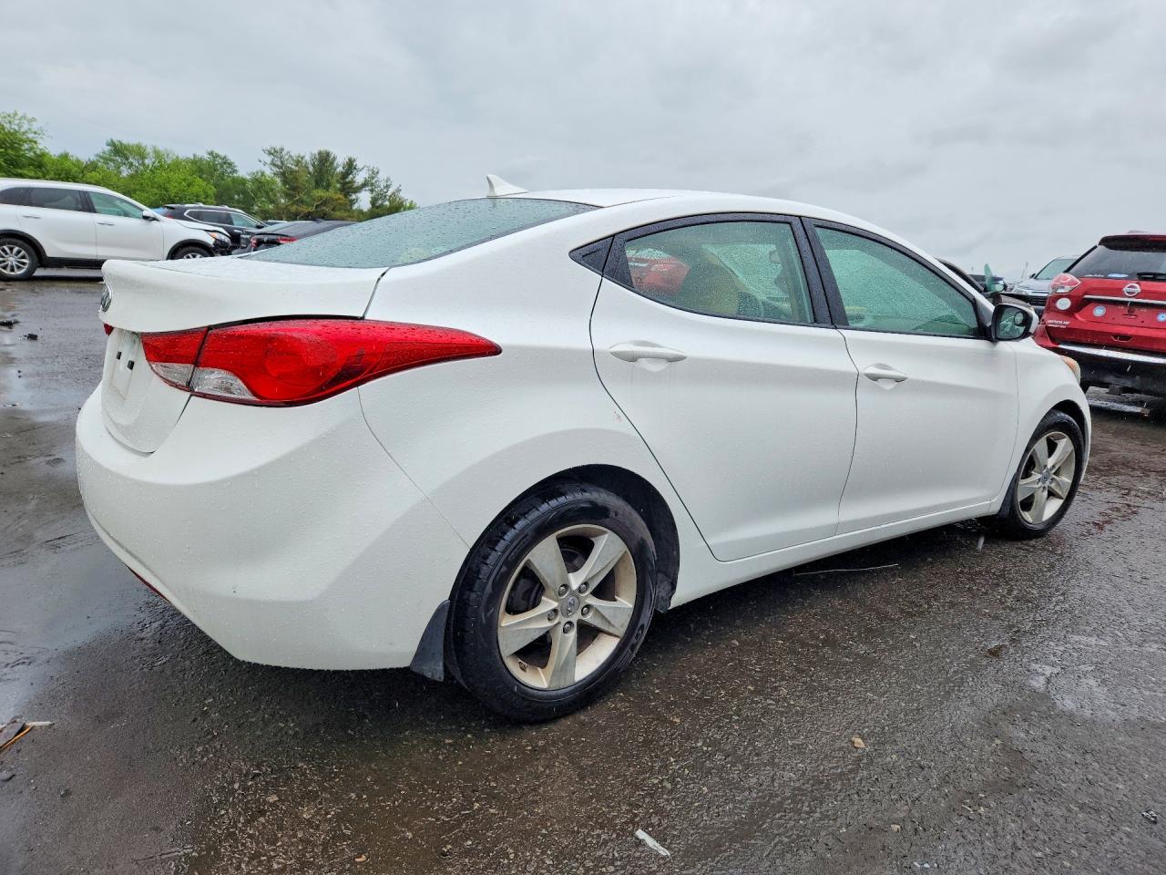 2012 HYUNDAI ELANTRA