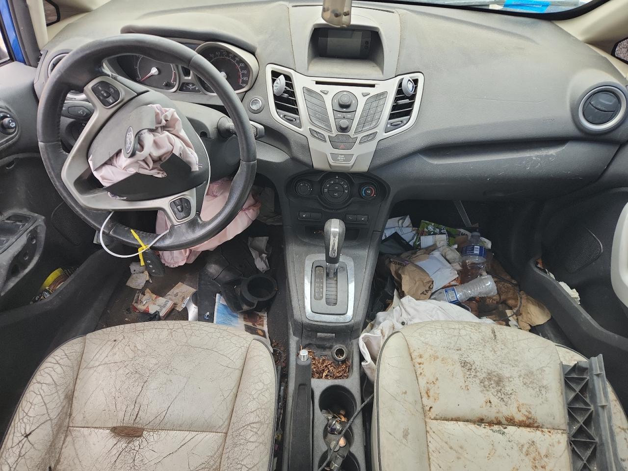 2011 FORD FIESTA