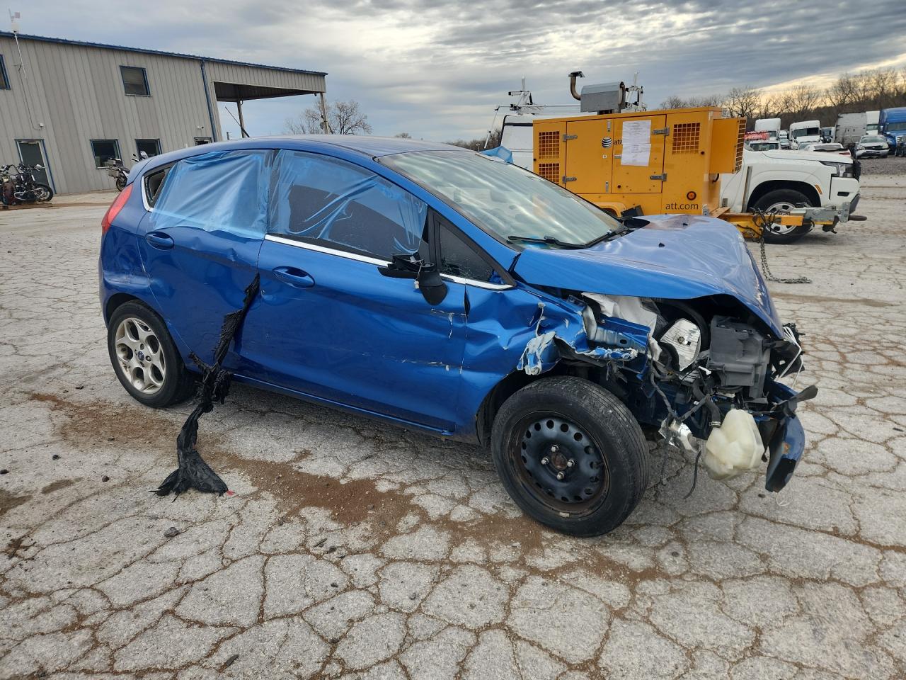 2011 FORD FIESTA